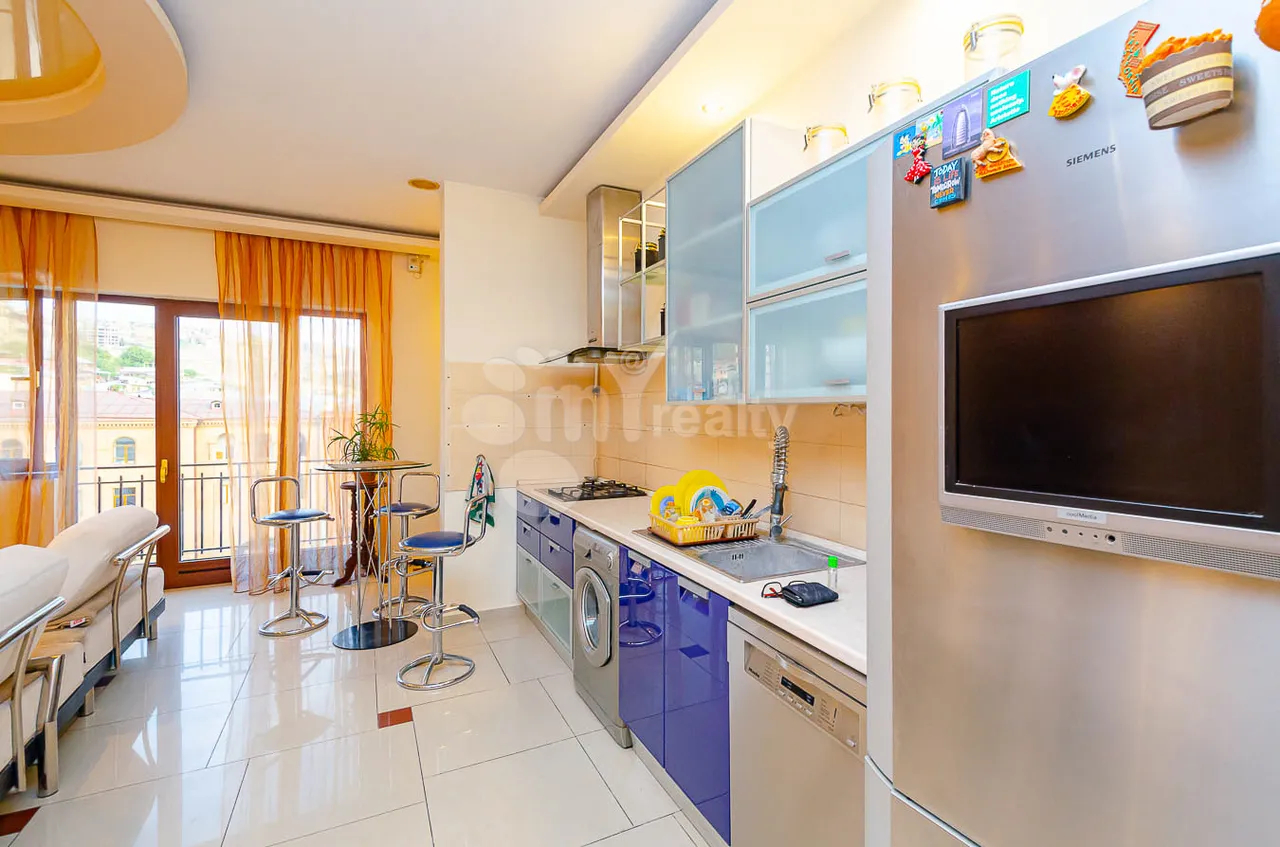 4 bedroom apartment for sale Nalbandyan St, Center Yerevan, 161932