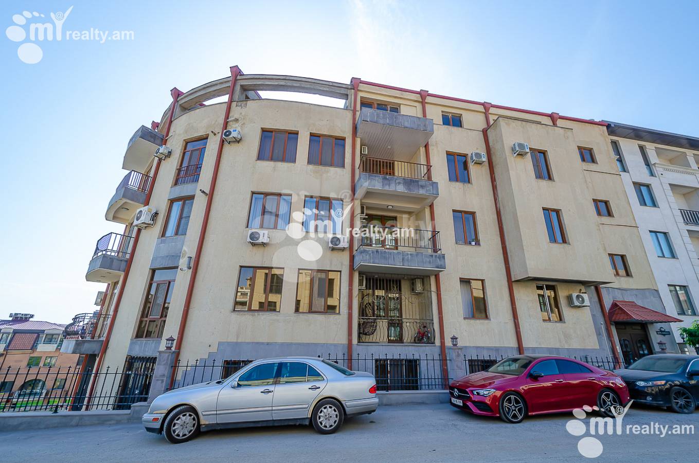 3 bedroom apartment for sale Antarayin St, Center Yerevan, 157083
