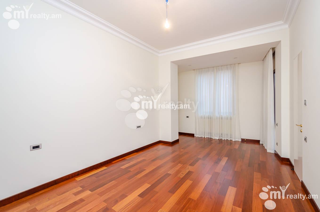 4 bedroom apartment for rent Moskovyan St, Center Yerevan, 153412
