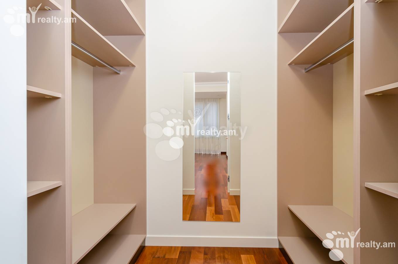 4 bedroom apartment for rent Moskovyan St, Center Yerevan, 153412