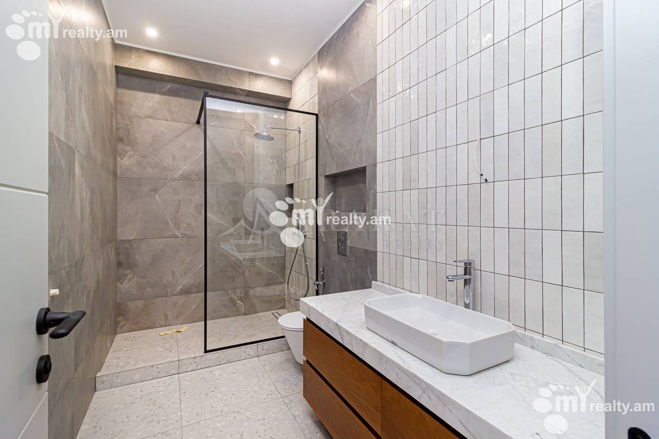 2 սենյականոց բնակարան  Պարոնյան փող, Կենտրոն Երևան, 152366