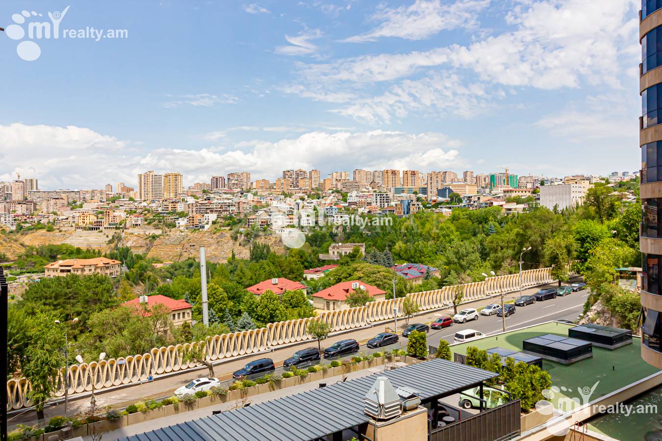 2 սենյականոց բնակարան  Պարոնյան փող, Կենտրոն Երևան, 152366