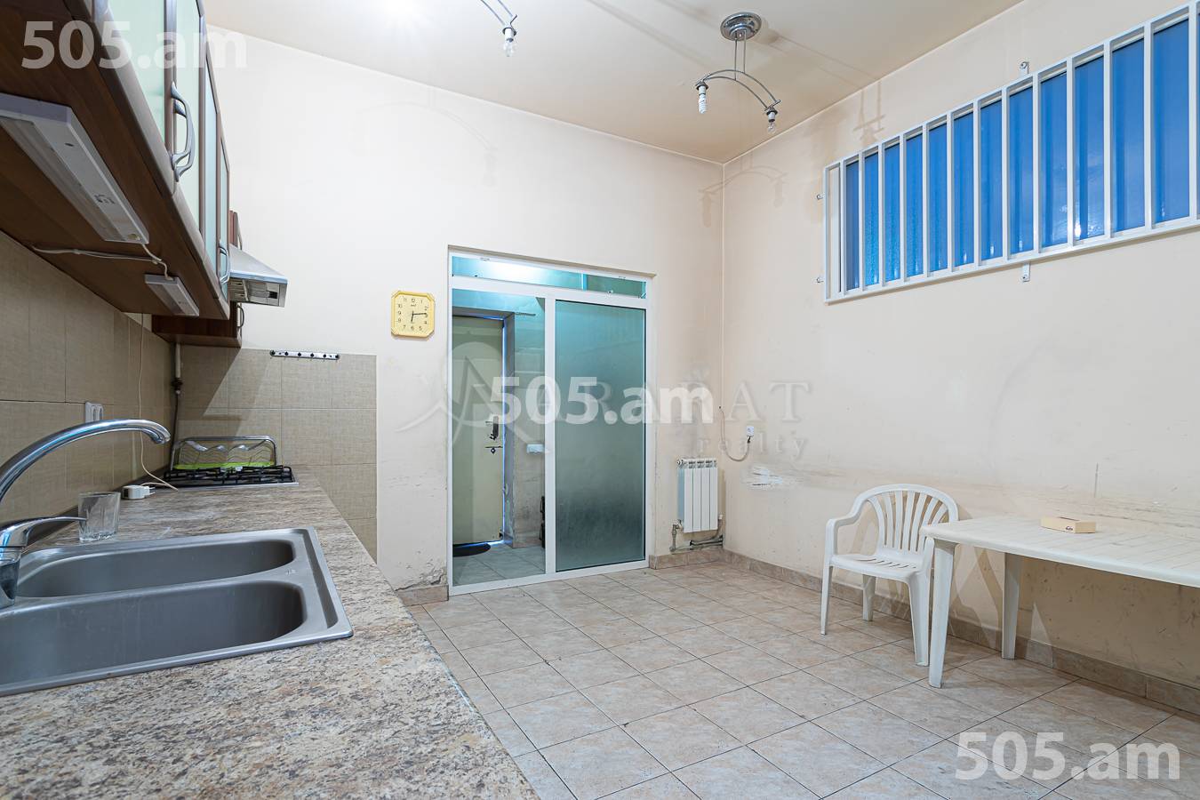 Commercial for rent خیابان اِ. کوچار, مرکز شهر ایروان, 156375