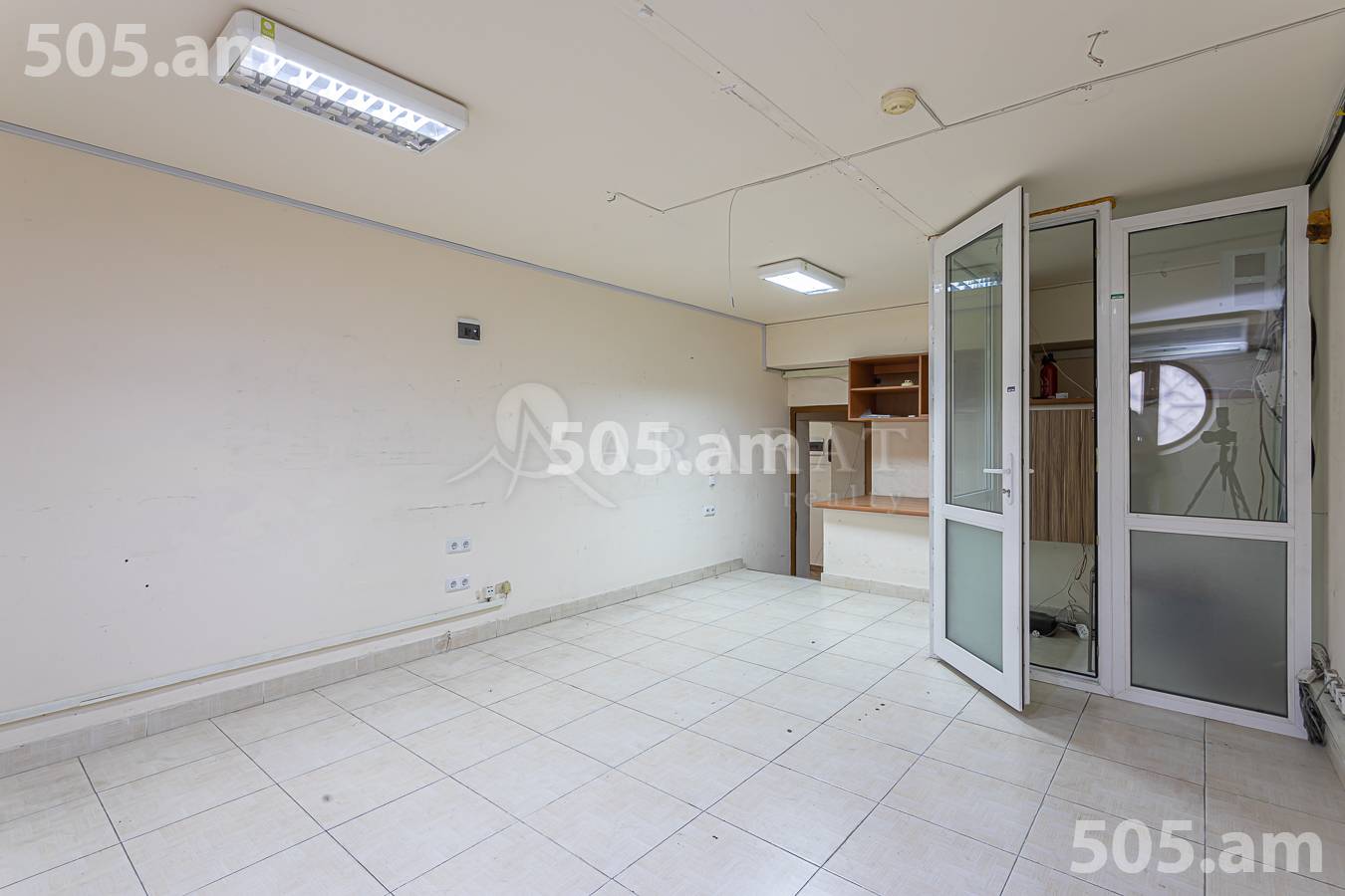 Commercial for rent خیابان اِ. کوچار, مرکز شهر ایروان, 156375