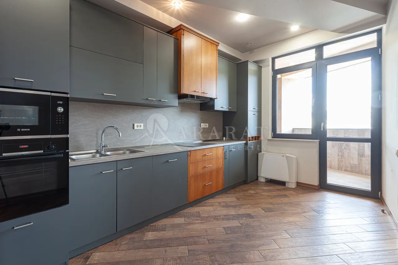 4 bedroom apartment for sale D. Demirchyan St, Center Yerevan, 157681