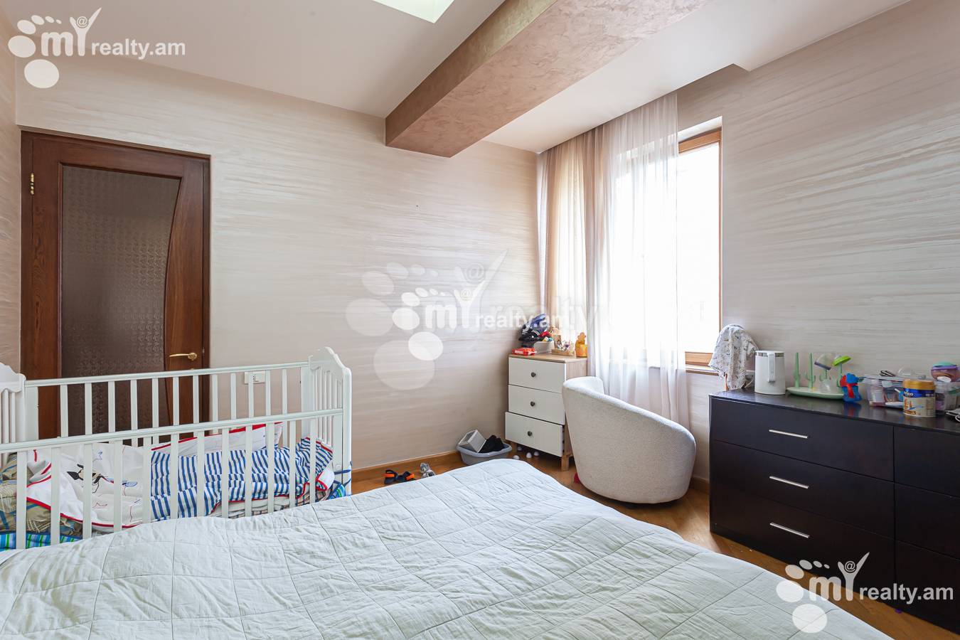 4 սենյականոց բնակարան  Ամիրյան փող, Կենտրոն Երևան, 155962