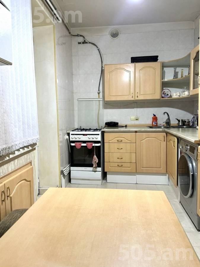 3 սենյականոց բնակարան  Ա. Խաչատրյան փող, Արաբկիր Երևան, 150473