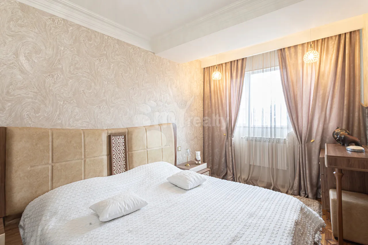 3 bedroom apartment for sale خیابان اِ. کوچار, مرکز شهر ایروان, 159487