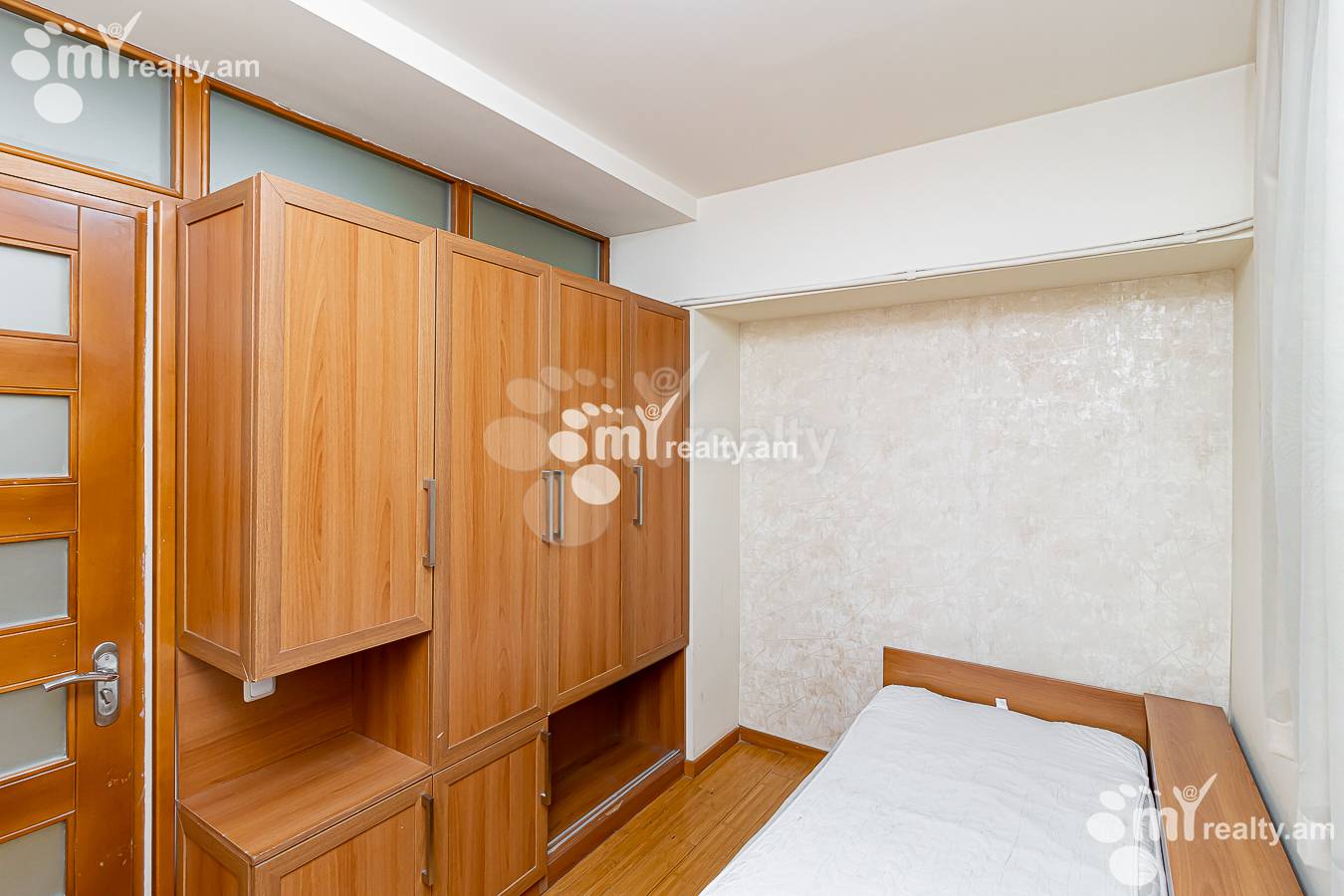 Снять 4 комнатную квартиру Московян ул, Центр Ереван, 155311