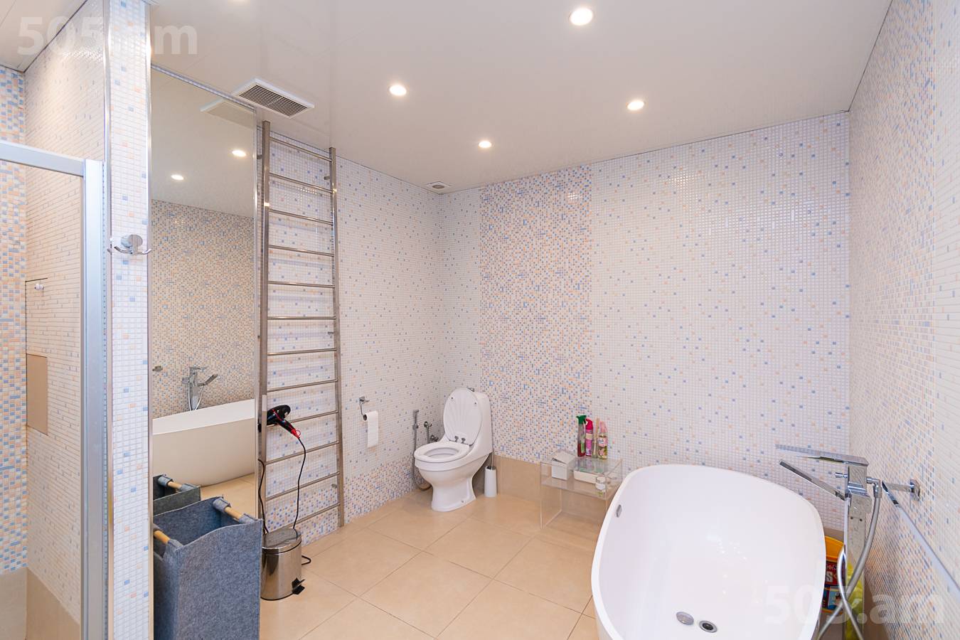 6 սենյականոց բնակարան  Ա.Մանուկյան փող, Կենտրոն Երևան, 153026