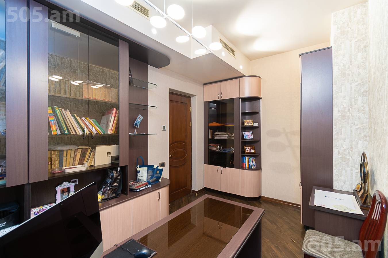 6 սենյականոց բնակարան  Ա.Մանուկյան փող, Կենտրոն Երևան, 153026