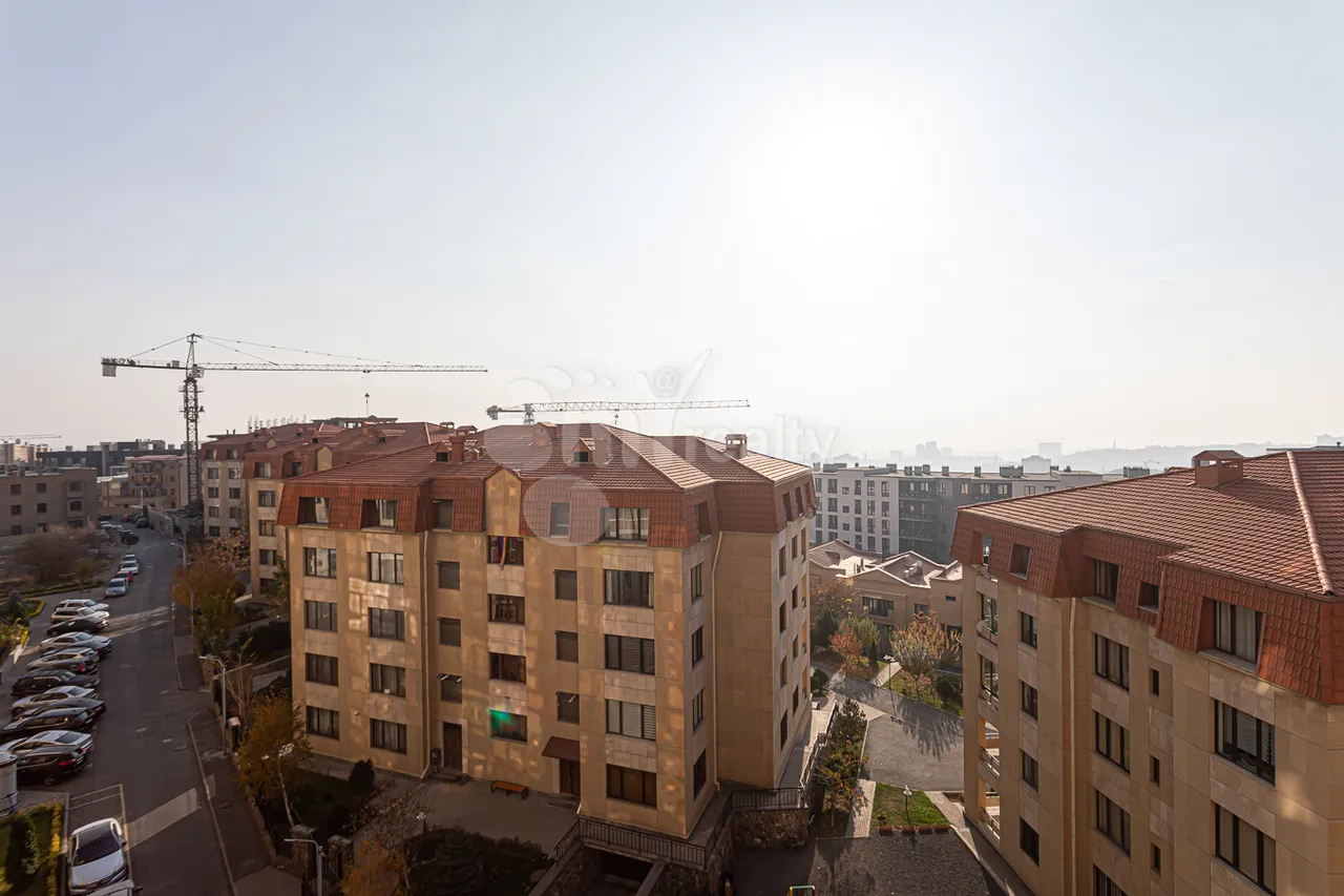 3 bedroom apartment for sale Antarayin St, Center Yerevan, 157849