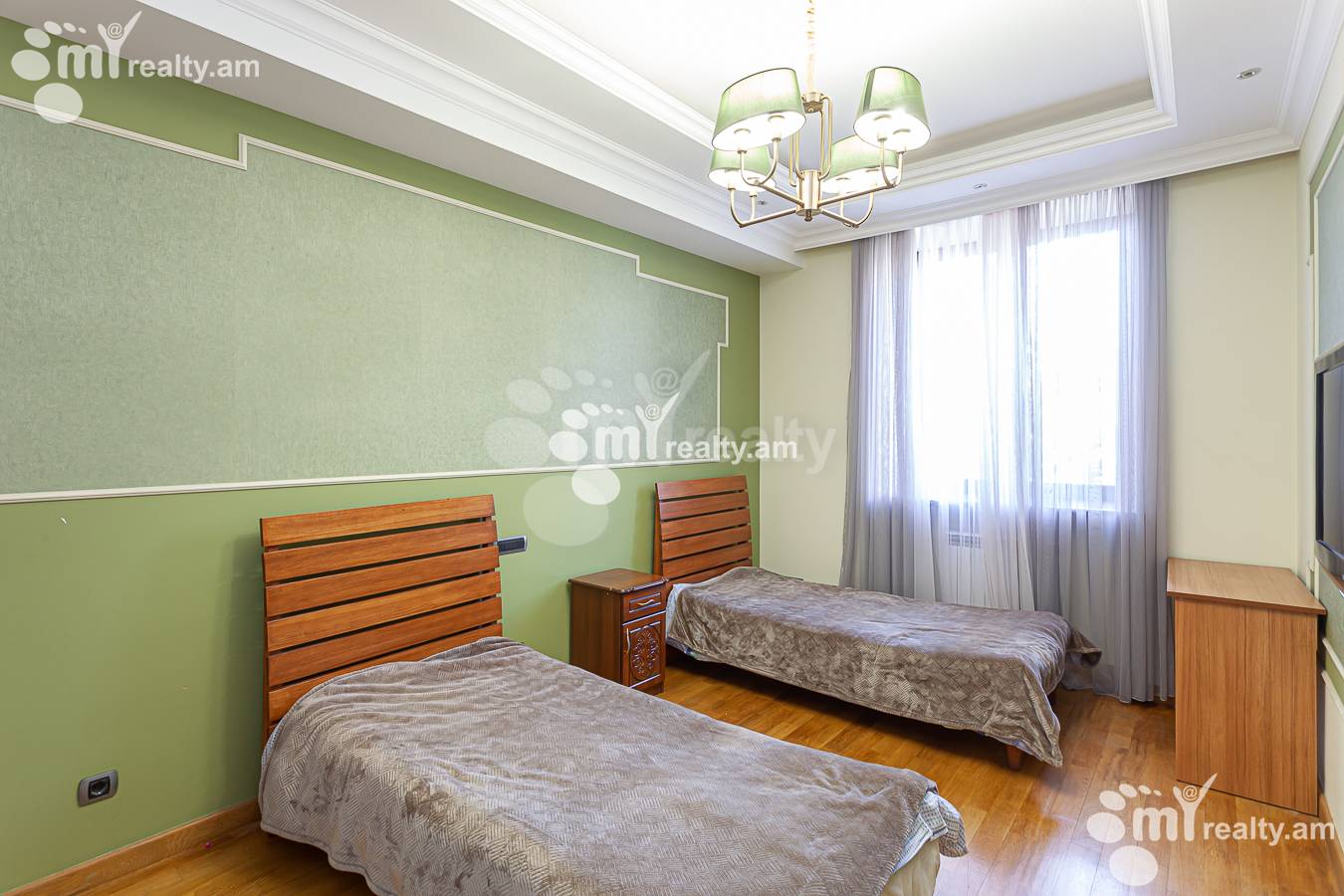 4 bedroom apartment for rent Paronyan St, Center Yerevan, 152347