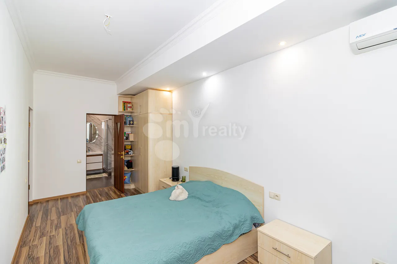 3 bedroom apartment for sale Antarayin St, Center Yerevan, 160792