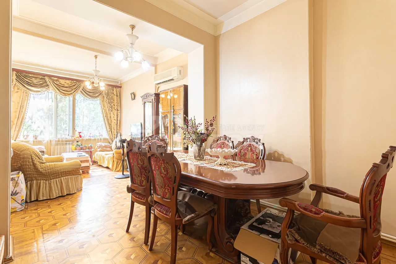 3 bedroom apartment for sale Paronyan St, Center Yerevan, 157419
