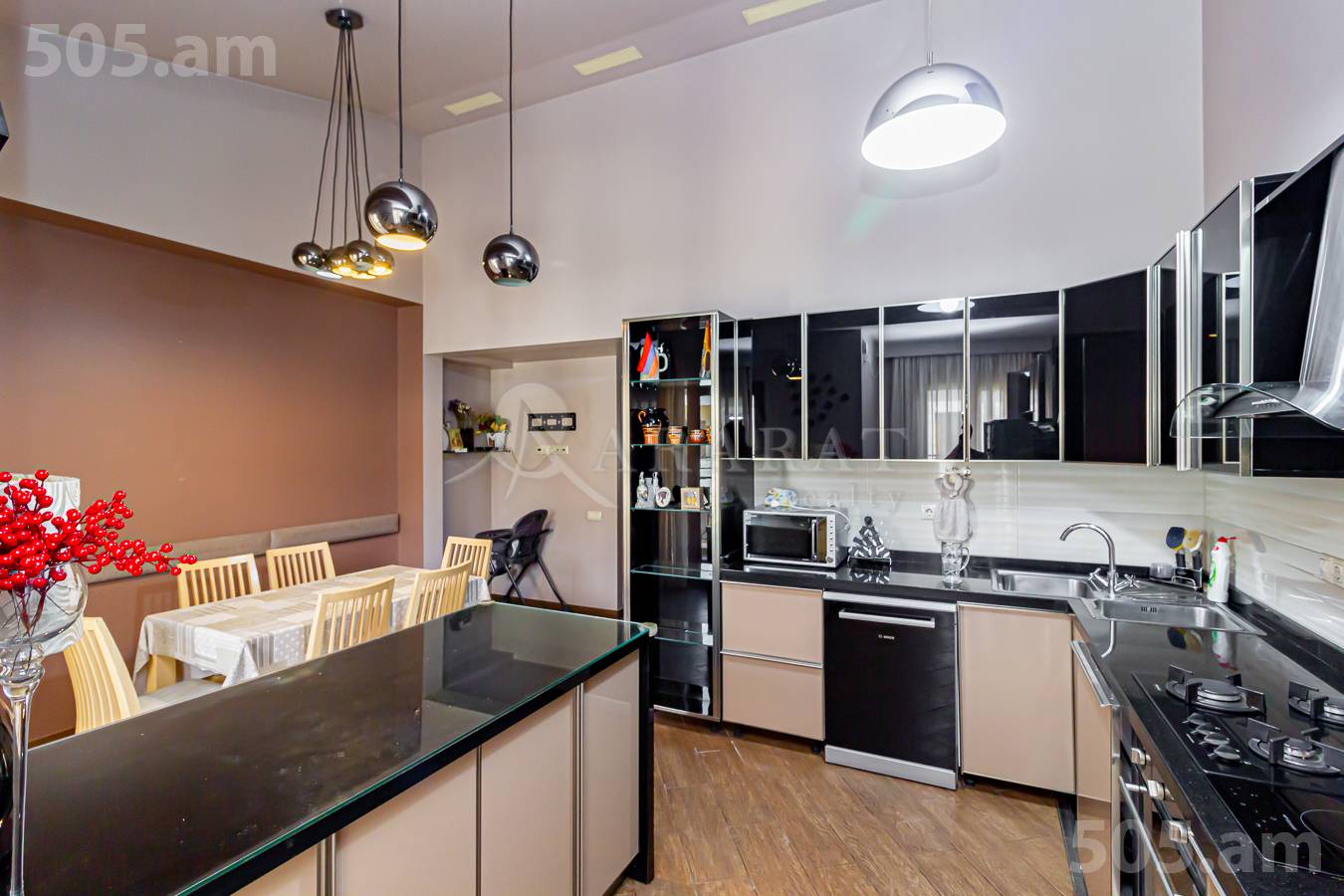 6 սենյականոց բնակարան  Ծարավ Աղբյուրի փող., Ավան Երևան, 152079