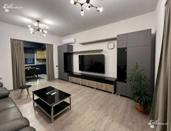 varcov-bnakaran/4-senyakanoc/Mashtots+Ave/Center/Yerevan