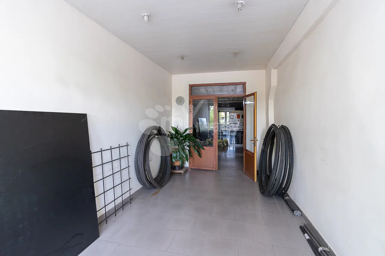 Commercial property for sale Fuchik St, Ajapnyak Yerevan, 160372