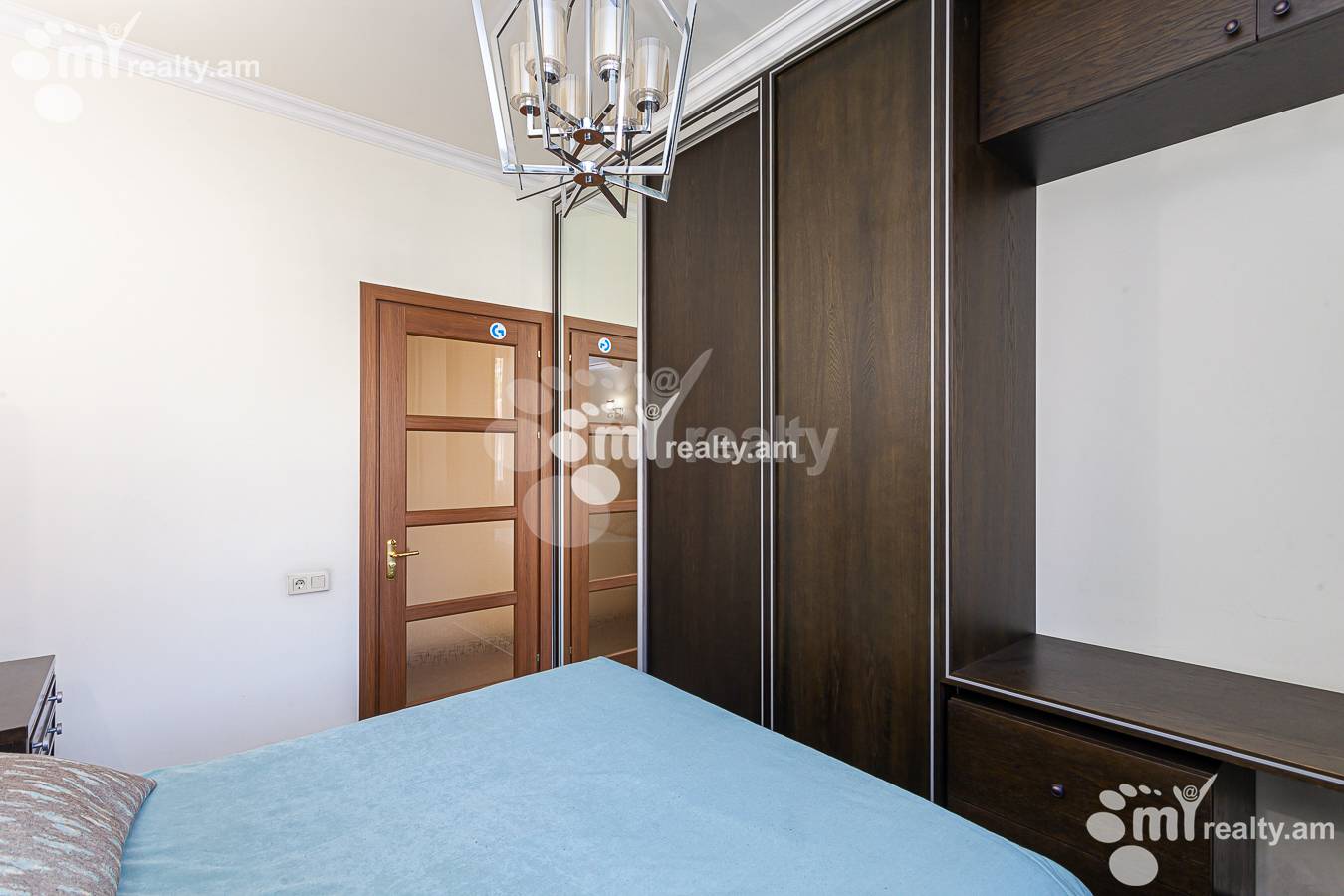 Купить 4 комнатную квартиру Саят-Нова пр, Центр Ереван, 149056