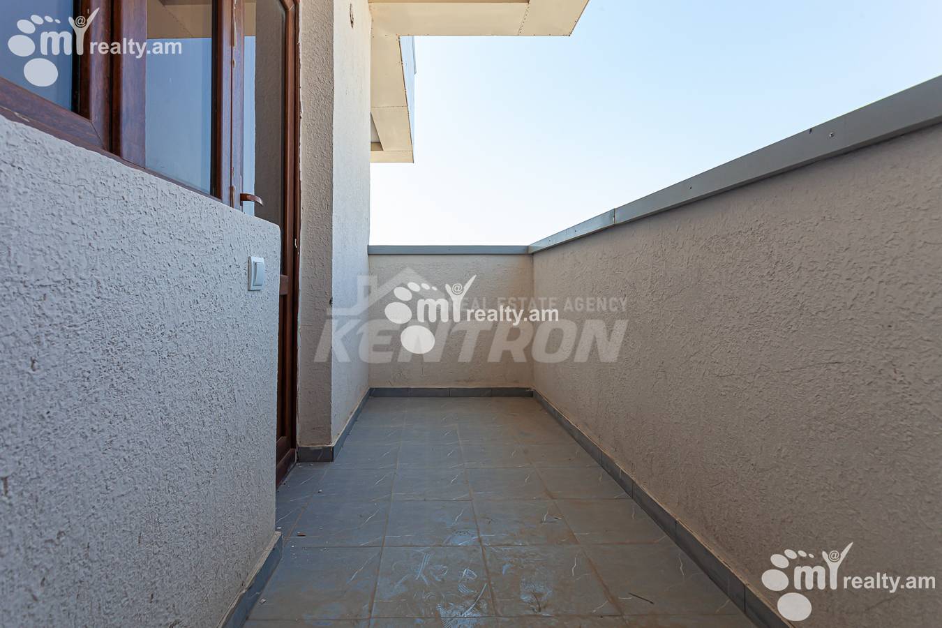 3 սենյականոց բնակարան  Մ․ Մելքոնյան փող, Կենտրոն Երևան, 153101