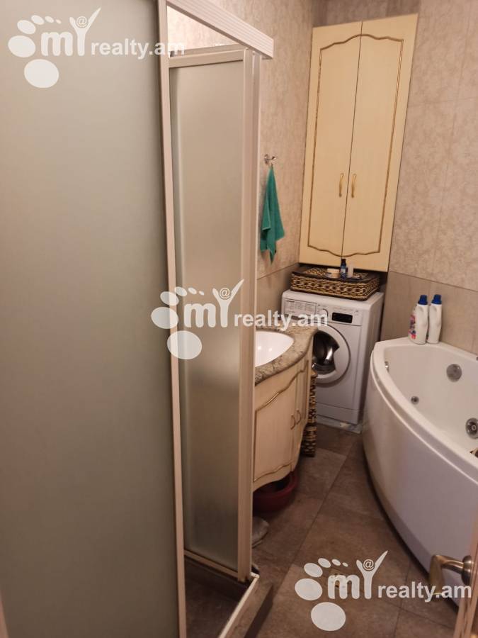 3 bedroom apartment for sale Mashtots Ave, Center Yerevan, 156509