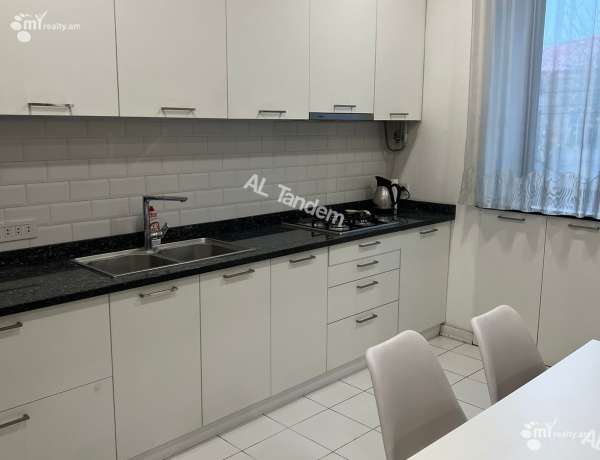 1-senyakanoc-bnakaran-vacharq-Yerevan-Center