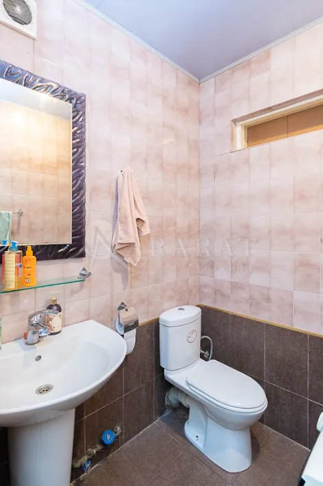 5 bedroom apartment for sale Zakyan St, Center Yerevan, 161876