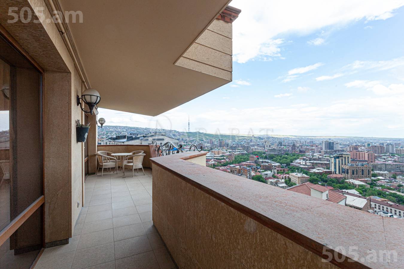 Купить 5 комнатную квартиру Антараин ул, Центр Ереван, 149077