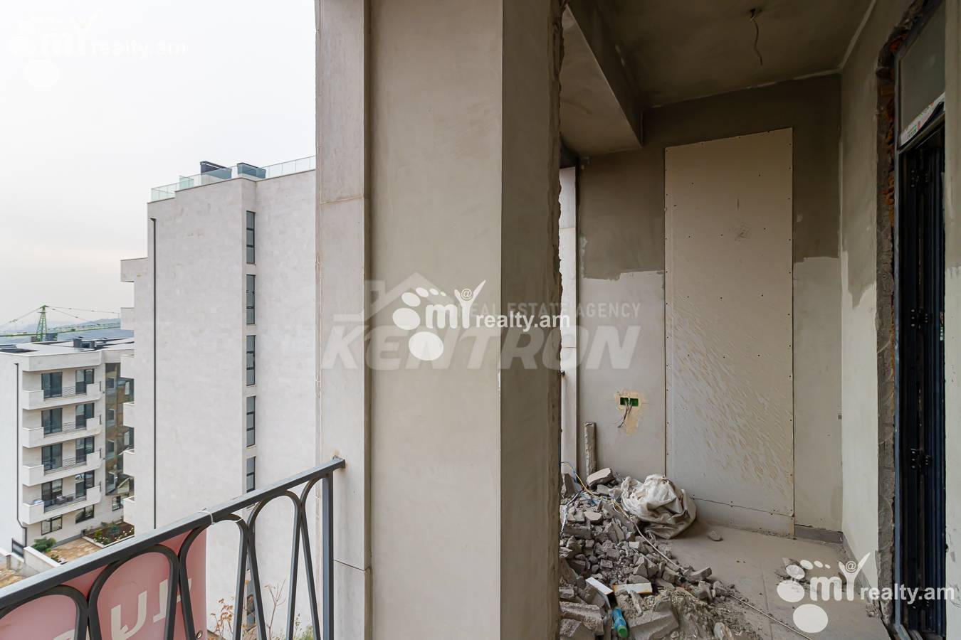 4 bedroom apartment for sale Antarayin, rue d' G.Gasparyan, Center Yerevan, 153857