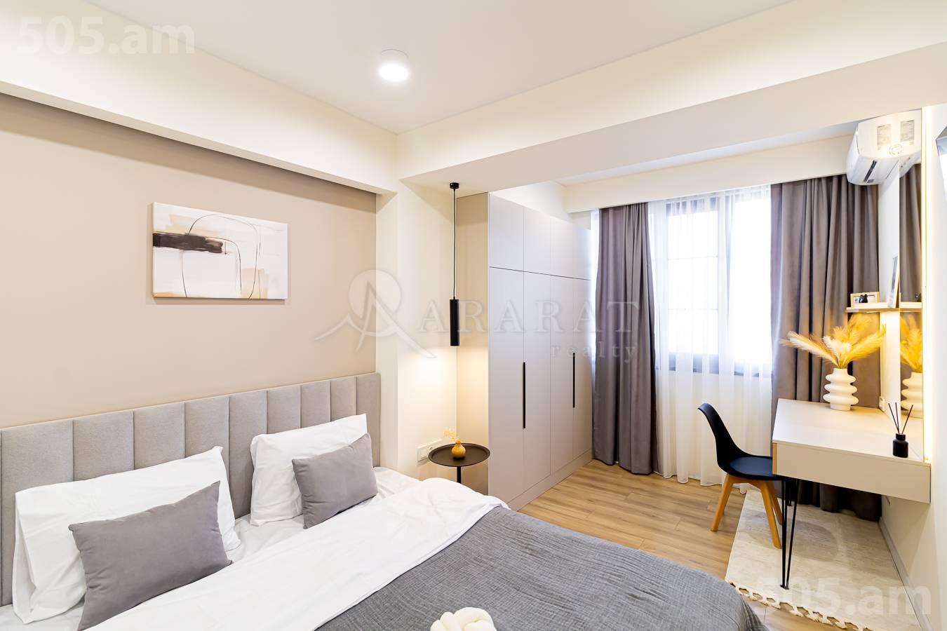 Купить 2 комнатную квартиру Вардананц ул, Центр Ереван, 154731