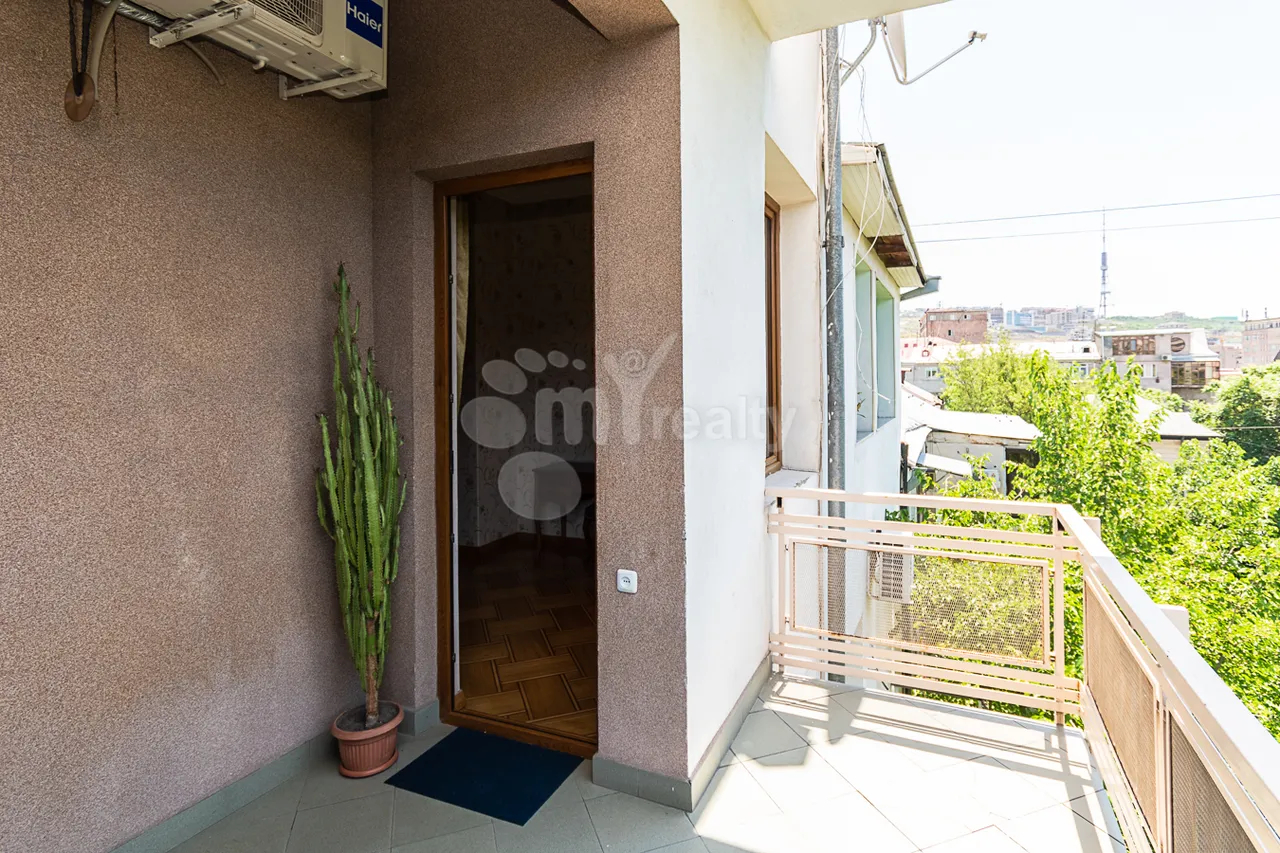 5 bedroom apartment for sale خیابان نعلبندیان, مرکز شهر ایروان, 160686