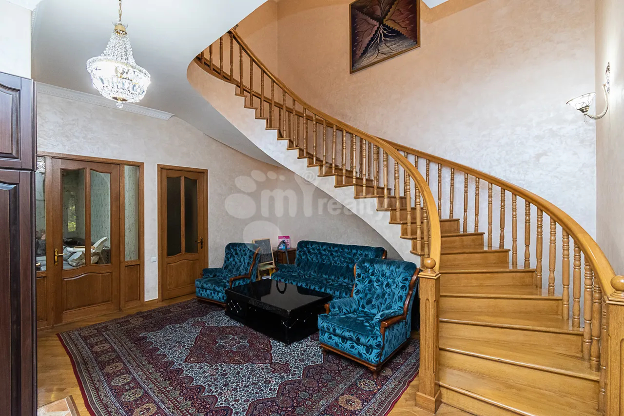 5 bedroom apartment for sale خیابان نعلبندیان, مرکز شهر ایروان, 160686