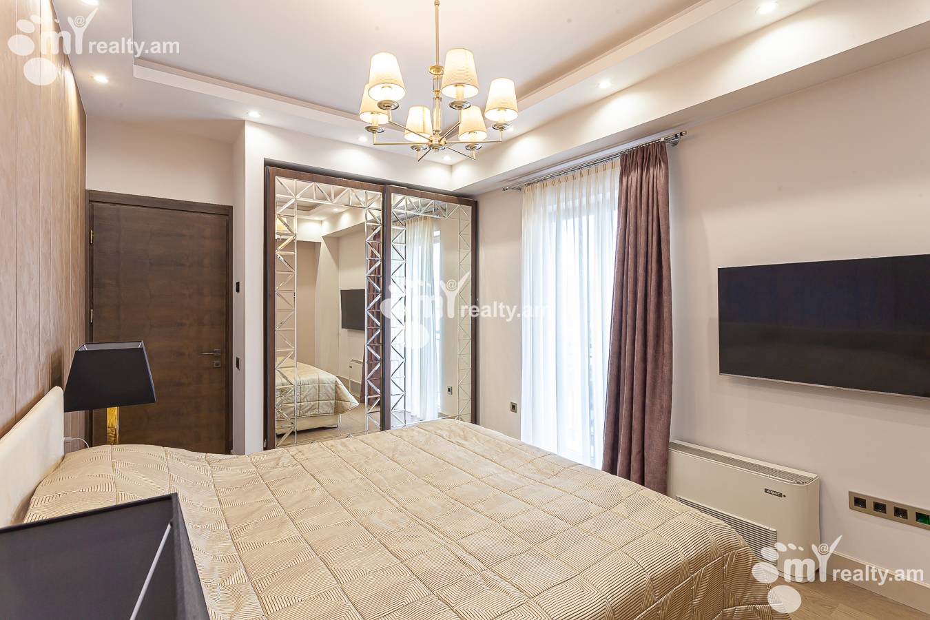 3 սենյականոց բնակարան  Լեոի փող, Կենտրոն Երևան, 152301