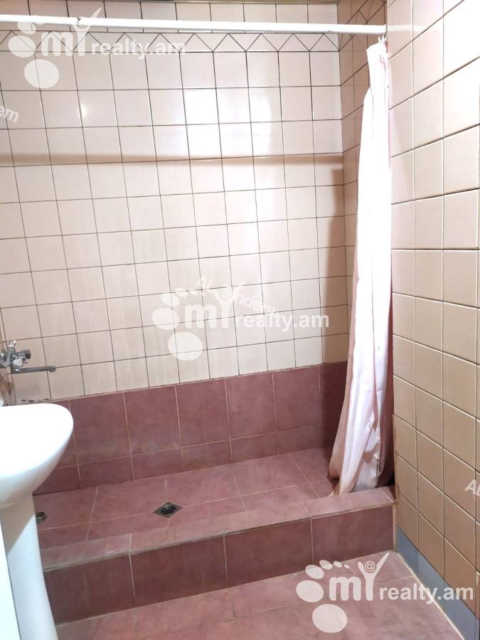 2 bedroom apartment for rent Amiryan St, Center Yerevan, 125987