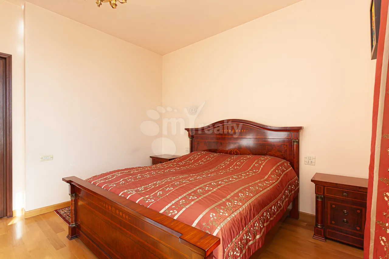 4 bedroom apartment for sale D. Demirchyan St, Center Yerevan, 161661