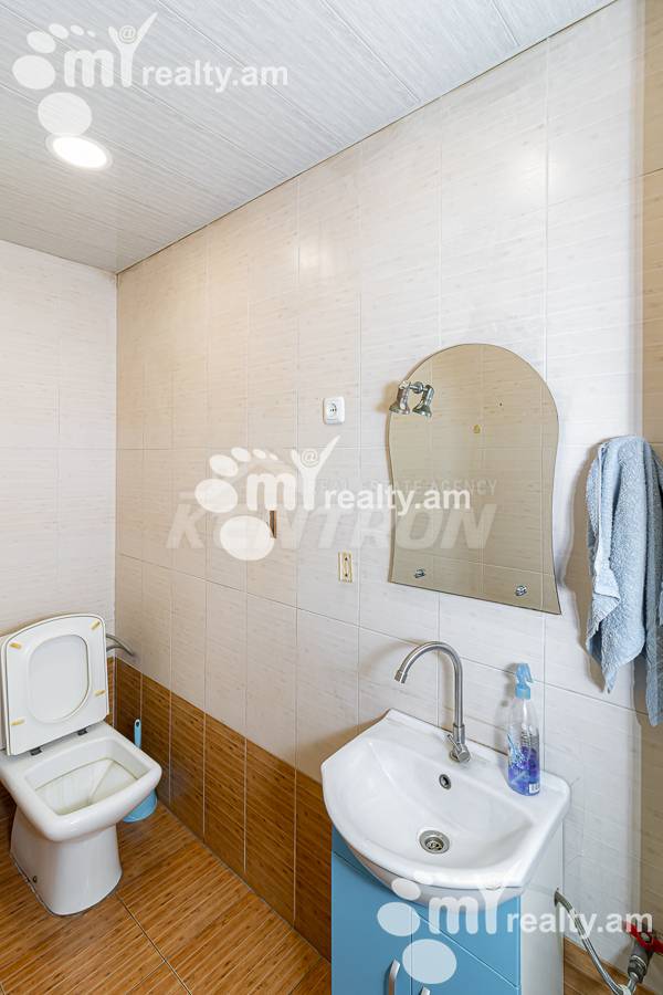 Снять коммерческoе помещение Корюн ул, Центр Ереван, 153681