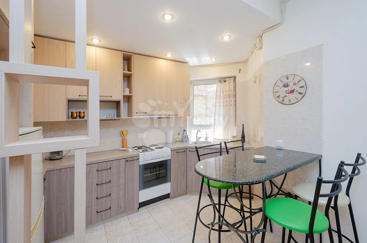 2 bedroom apartment for sale Amiryan St, Center Yerevan, 160857
