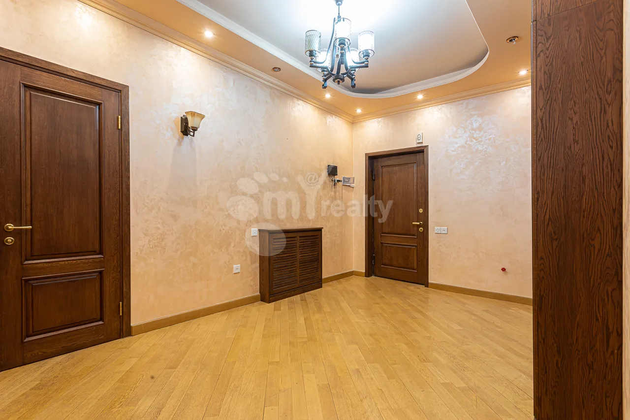 3 սենյականոց բնակարան վարձով Սայաթ-Նովայի պող, Կենտրոն Երևան, 158875