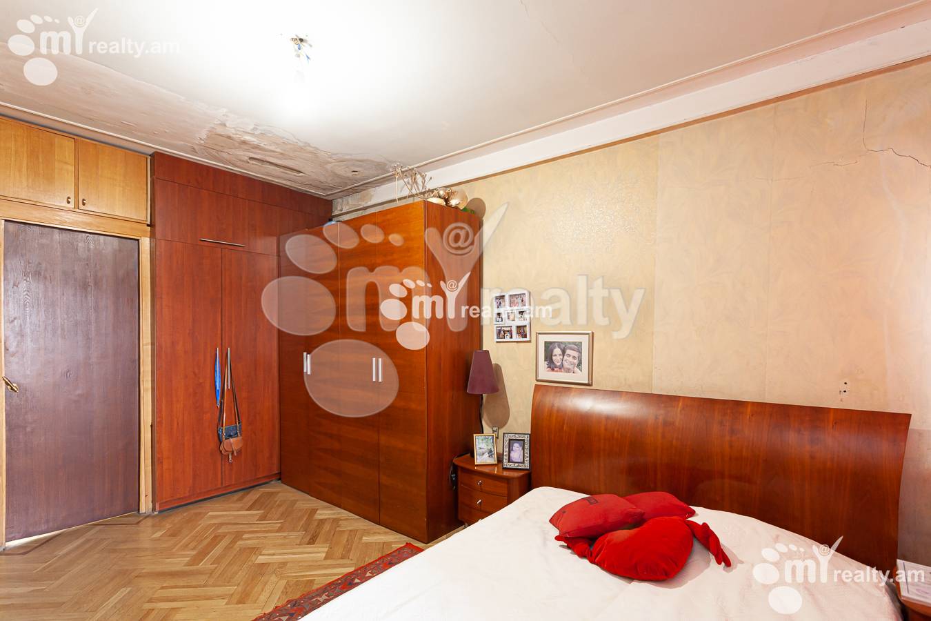 Купить 5 комнатную квартиру Московян ул, Центр Ереван, 136091