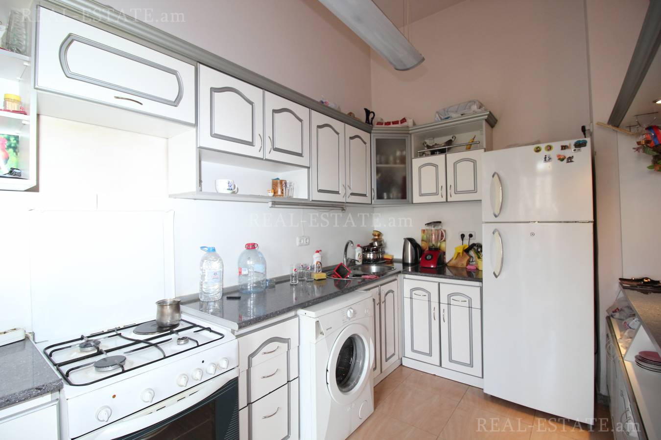 4 սենյականոց բնակարան  Պարոնյան փող, Կենտրոն Երևան, 86934