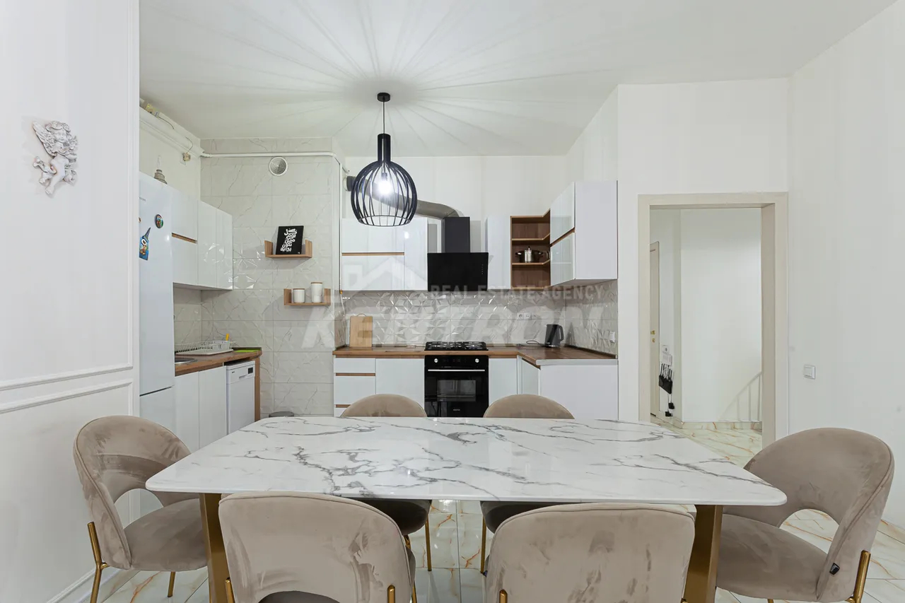 3 bedroom apartment for sale Argishti St, Center Yerevan, 157267