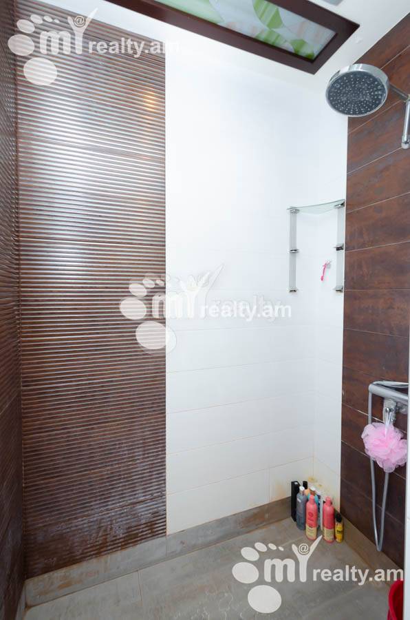 4 bedroom apartment for sale Yekmalyan St, Center Yerevan, 139982