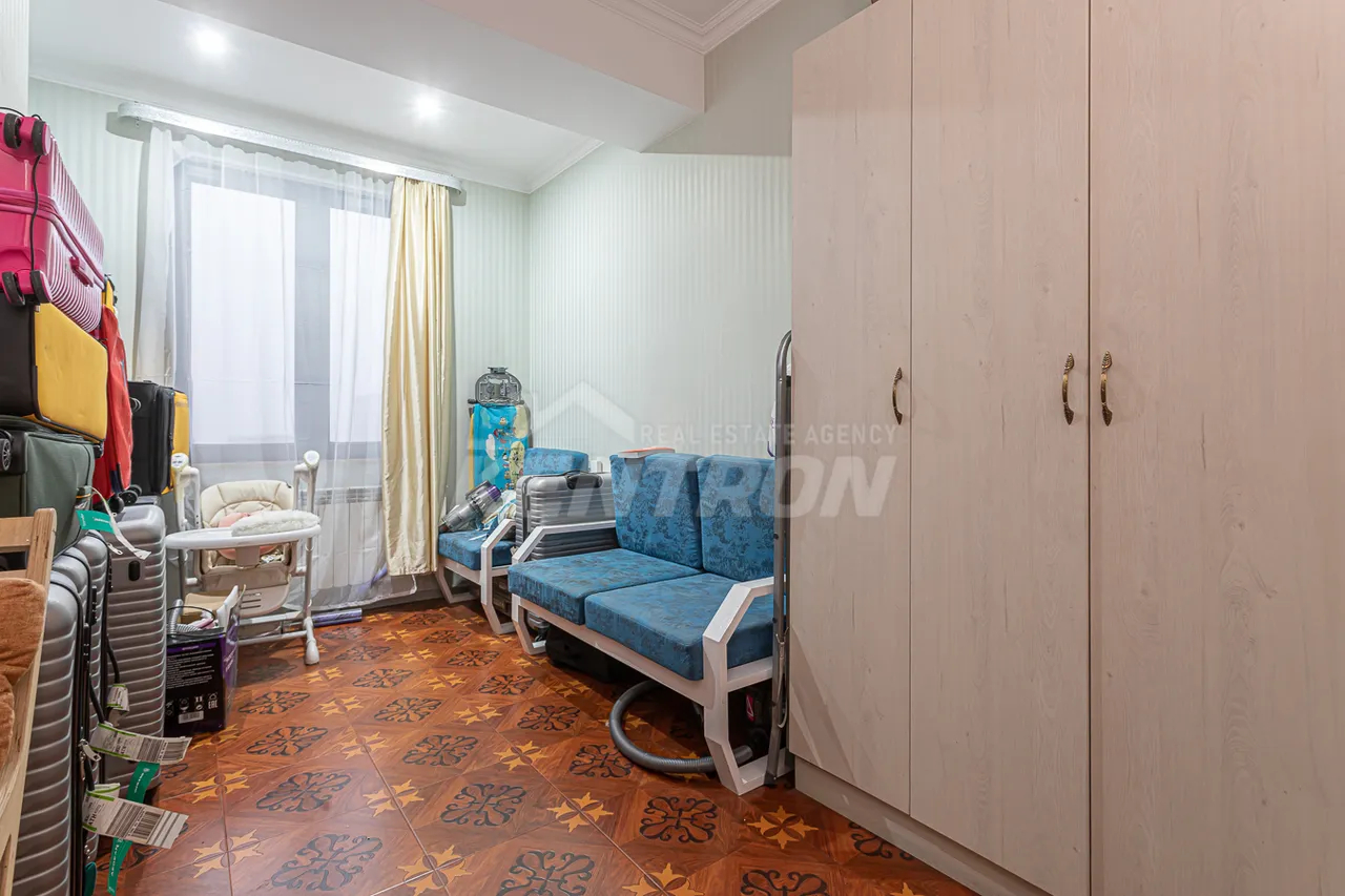 4 bedroom apartment for sale خیابان آرخوتیان, عربگیر ایروان, 158198