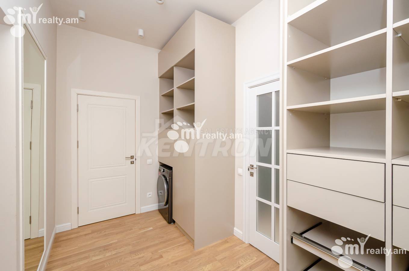 3 սենյականոց բնակարան  Նալբանդյան փող, Կենտրոն Երևան, 152842