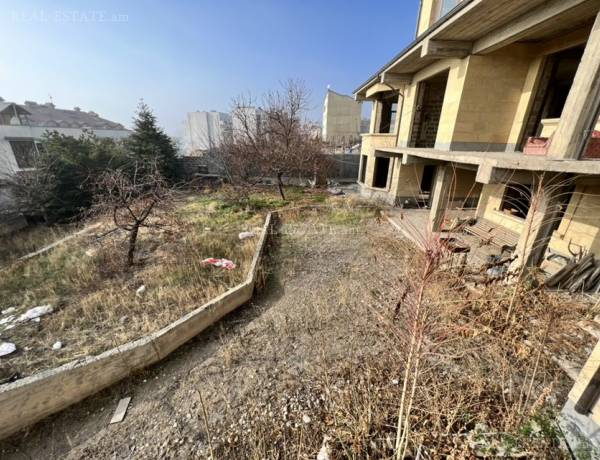 hoghataracq-vacharq-Yerevan-Center