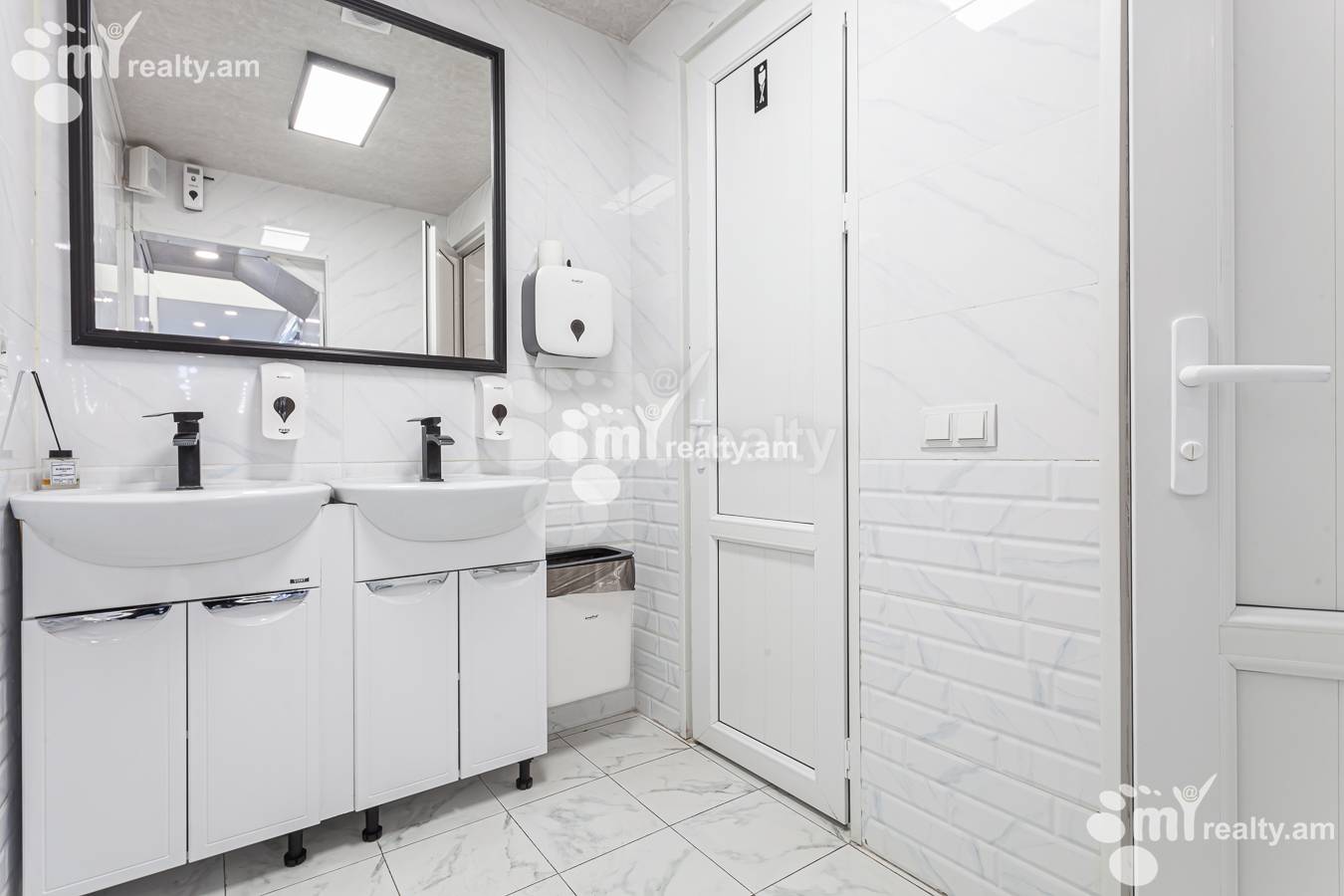 Կոմերցիոն տարածք  Կորյուն փող, Կենտրոն Երևան, 154359