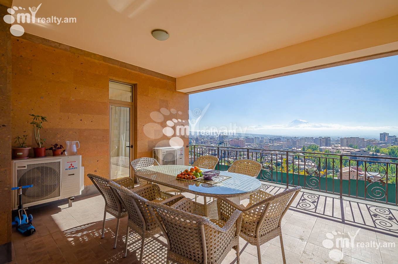 4 bedroom apartment for sale خیابان آنتارایین, مرکز شهر ایروان, 151536