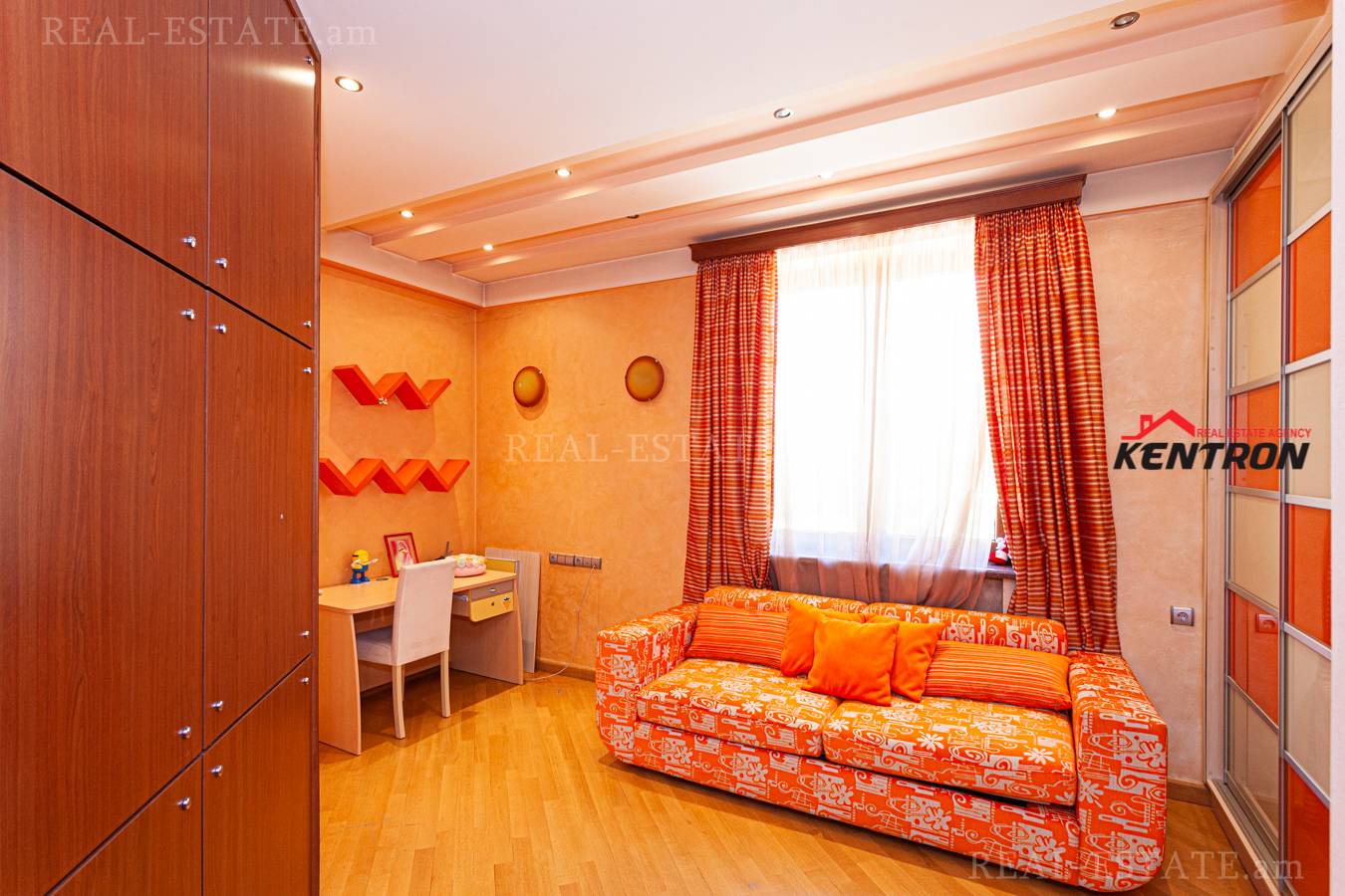 4 bedroom apartment for sale Sarmen St, Center Yerevan, 133544