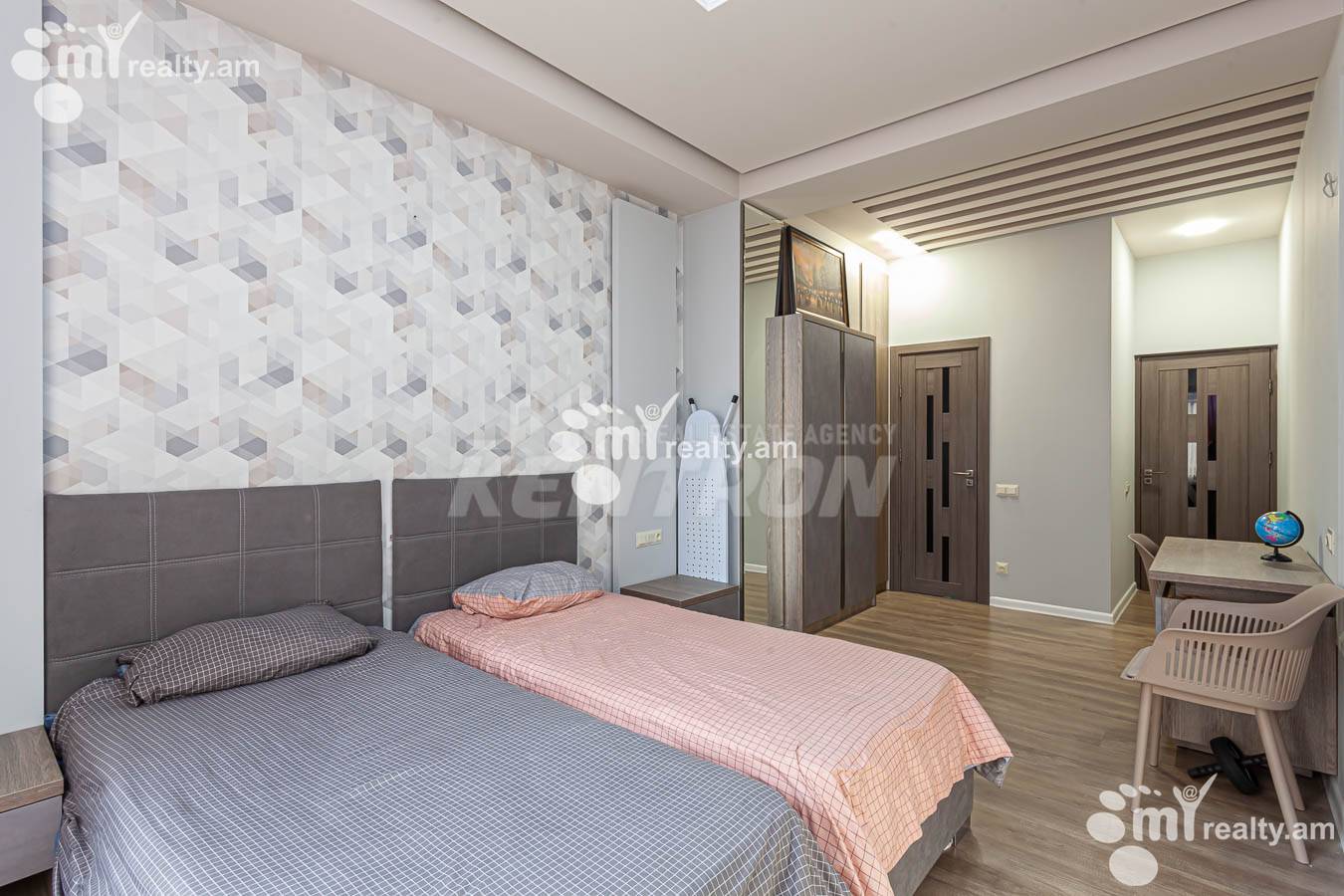 3 bedroom apartment for sale خیابان ماشتوتس, مرکز شهر ایروان, 154496