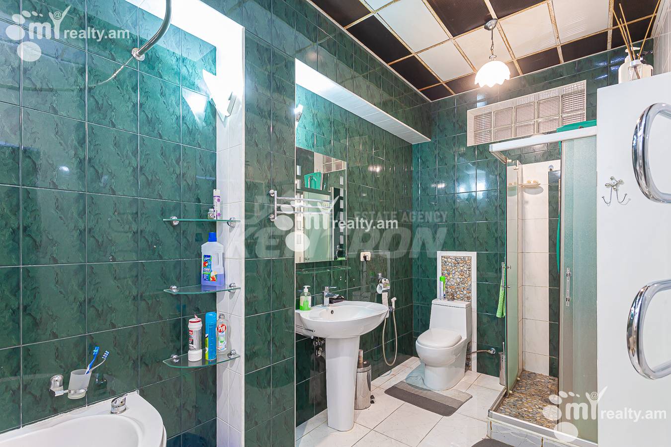 3 bedroom apartment for rent Bayron St, Center Yerevan, 146556